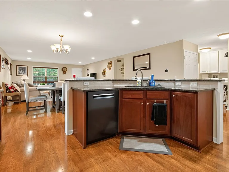 2093 Mykola Rd — Photo 11