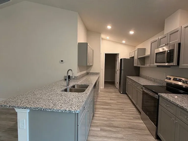 678 W Walkertown Dr — Photo 11