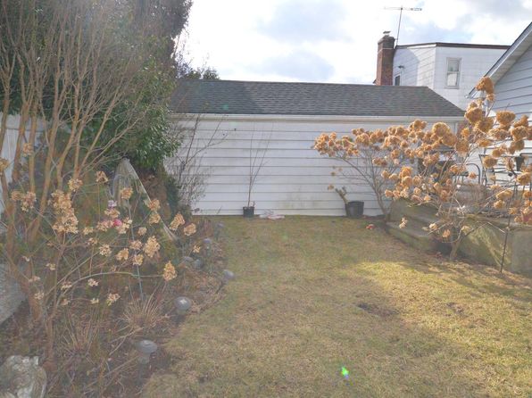 186 Whitehall Rd S #S, Garden City, NY 11530