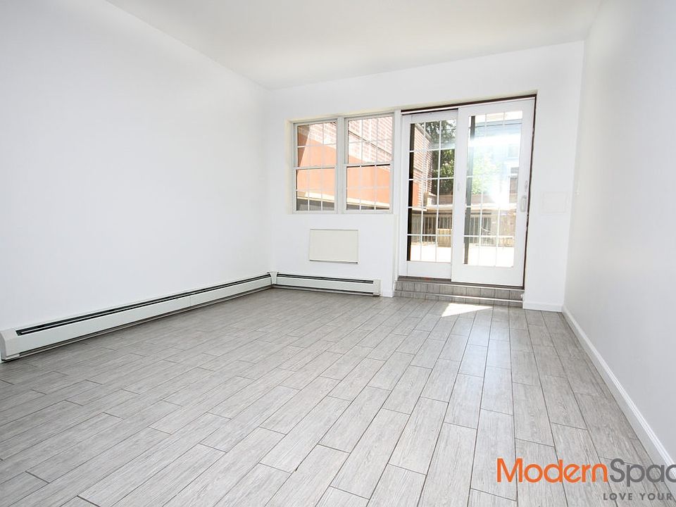 1st image of 2753 Crescent St Ste 1