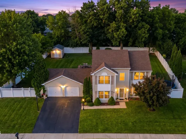 10 Shadow Ridge Court, Howell, NJ 07731