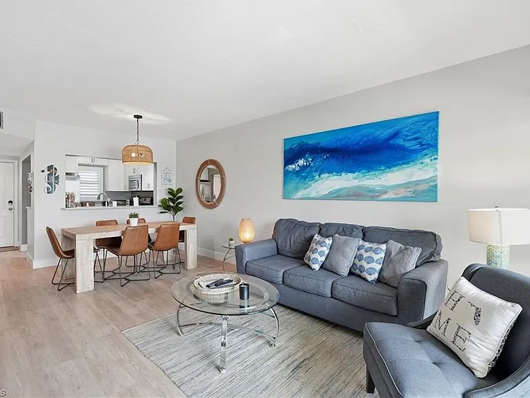 803 River Point Dr #107B — Photo 4