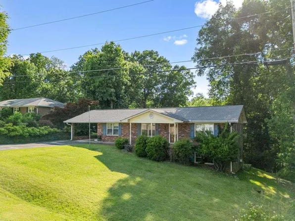 8 Montre Cir SE, Silver Creek, GA 30173