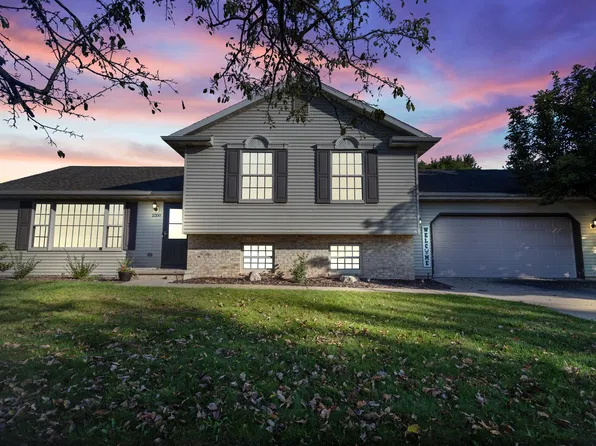 2350 Golden Ave, Oshkosh, WI 54904