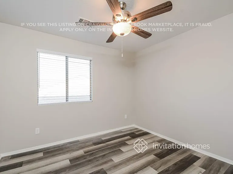 10904 W Minnezona Ave — Photo 8