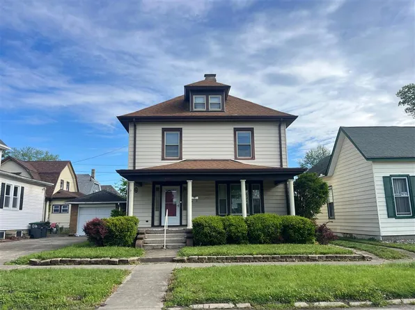 210 E 7th St, Rushville, IN 46173