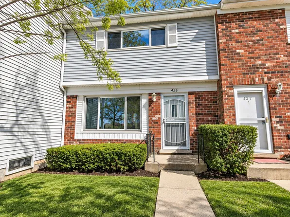 426 Greentree Ln, Bolingbrook, IL 60440