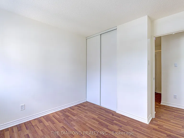 40 Sunrise Ave #301 — Photo 24
