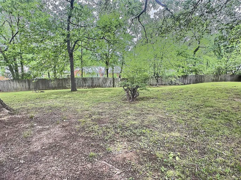 1562 Holly Hill Dr — Photo 19