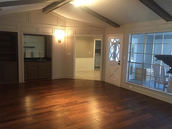 5th image of 300 High Brook Dr