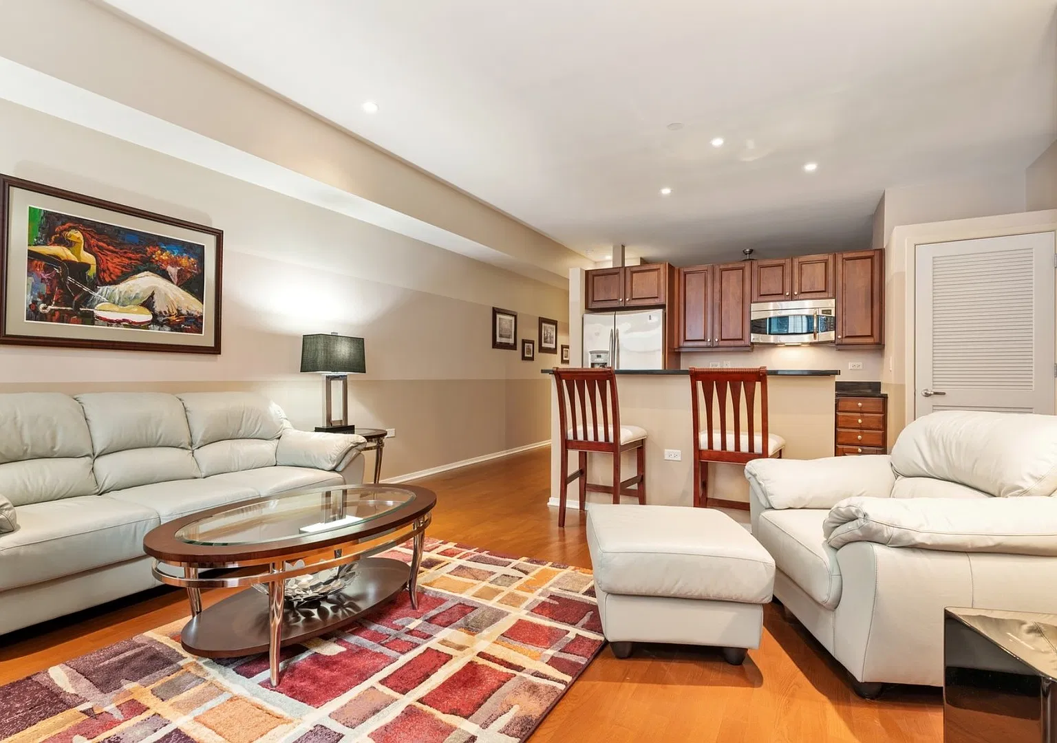 310 S Michigan Ave — Photo 4