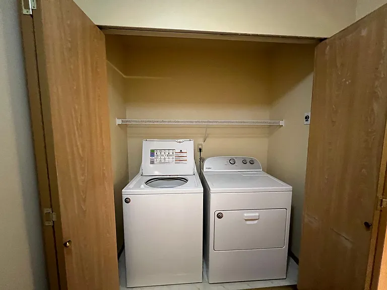 3 Bedroom, 2 Bath in York Neighborhood! — Photo 18
