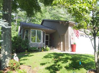 3725 Arborway Dr, Norton Shores, MI