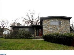 1028 Serpentine Ln, Wyncote, PA 19095