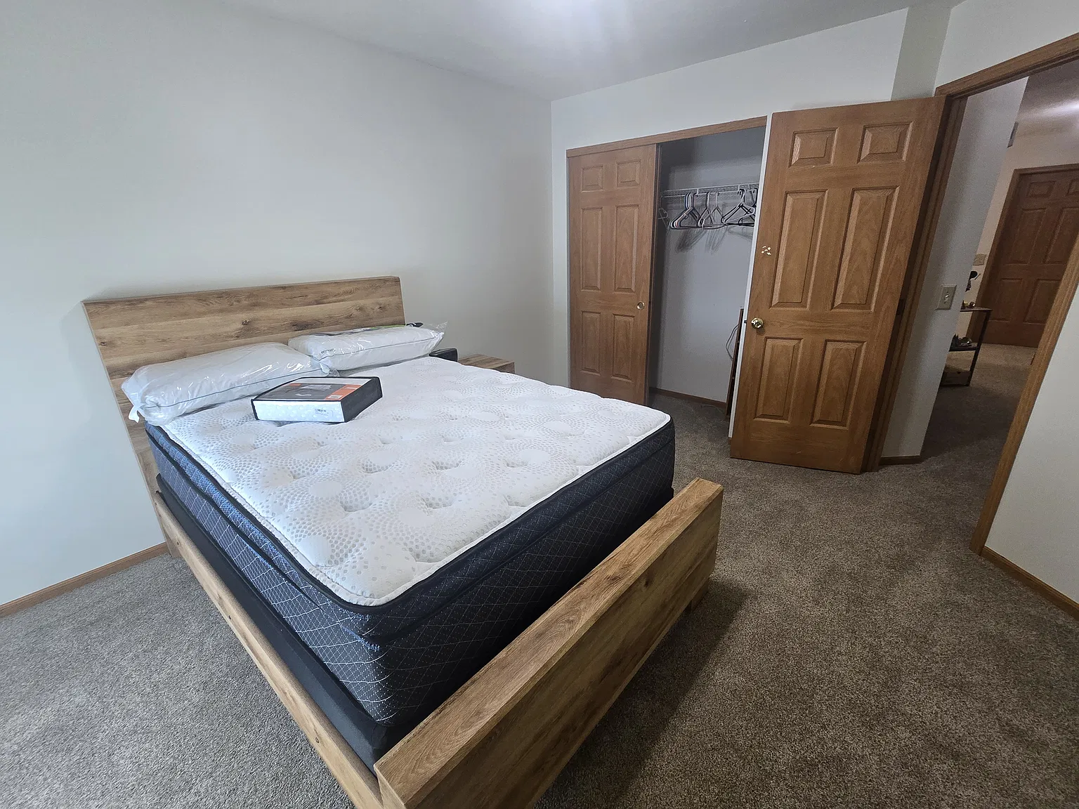 1 bed, 3408 sqft, $1,000 — Photo 2