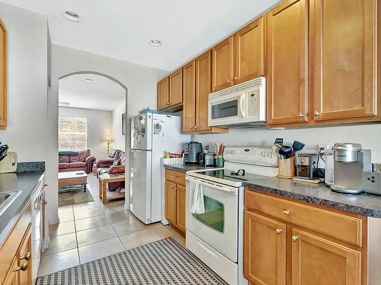 2061 SE Glen Ridge Dr — Photo 7