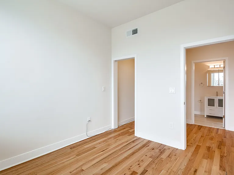 1430 South St Apartments — Photo 24