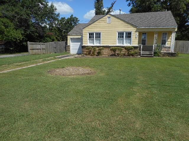 1st image of 602 E College St
