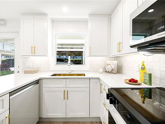 4th image of 614 Broad AVE S #614