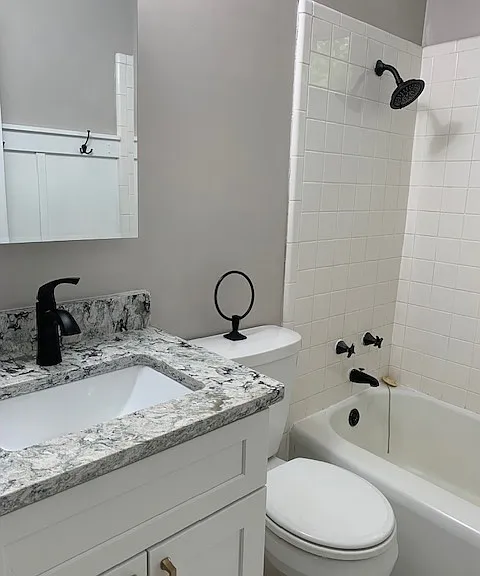 629 Daniels St #B — Photo 8