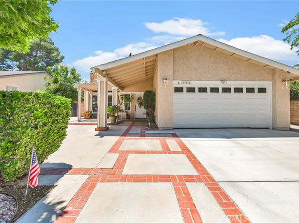 22562 Tula Dr, Santa Clarita, CA 91350
