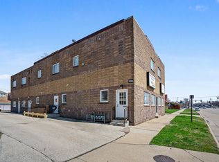 7228 39th St APT 2E, Lyons, IL 60534