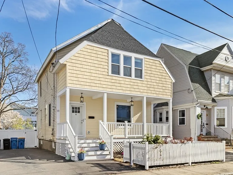 15 Wave Way Ave — Photo 2