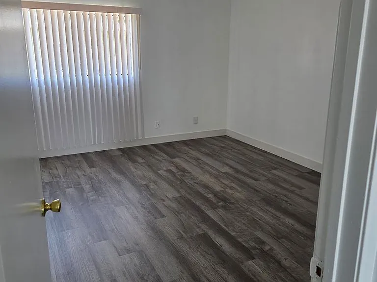 14104 Yukon Ave — Photo 9