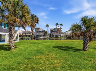 489 Pompano St, Hitchcock, TX 77563