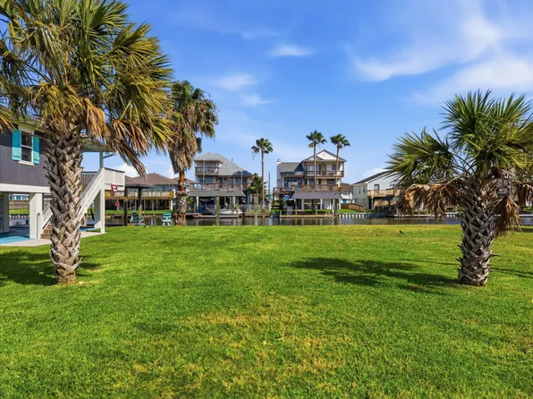 489 Pompano St, Hitchcock, TX 77563