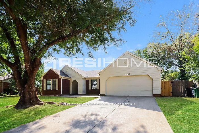 1st image of 3509 Riverview Dr