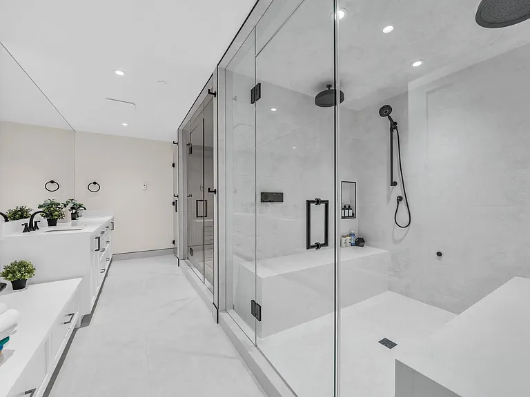 372 Moyne Dr — Photo 33