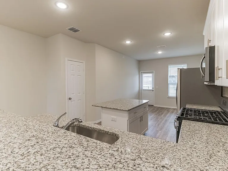 804 Cormorant St — Photo 8