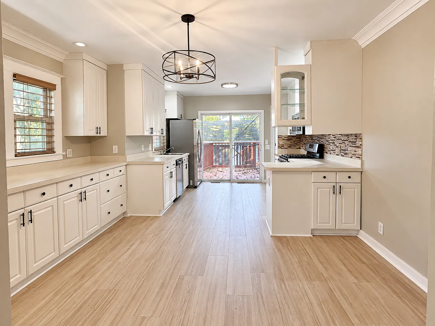 3 bed, 1876 sqft, $2,399 — Photo 4