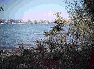 270 Riverside Dr, Rossford, OH 43460
