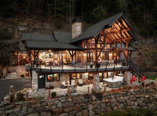 800 Taylor Rd, Bowen Island, BC V0N1G1