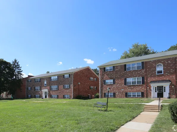 Heritage Court Apartments