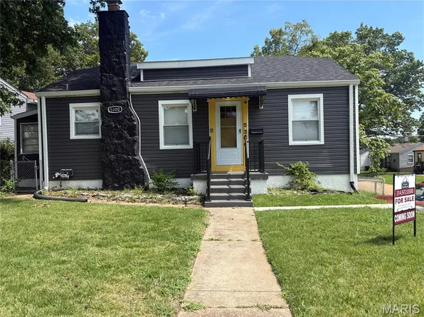5300 Colton Dr, Saint Louis, MO 63121
