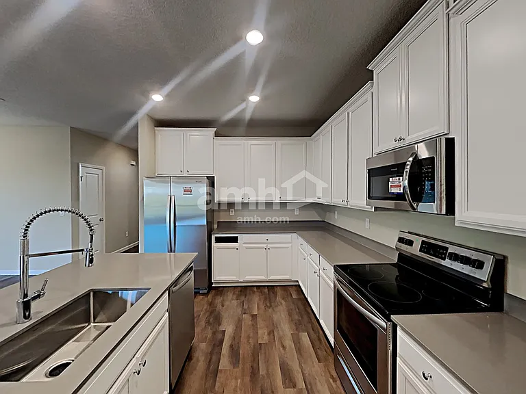 150 Hemlock Point — Photo 4