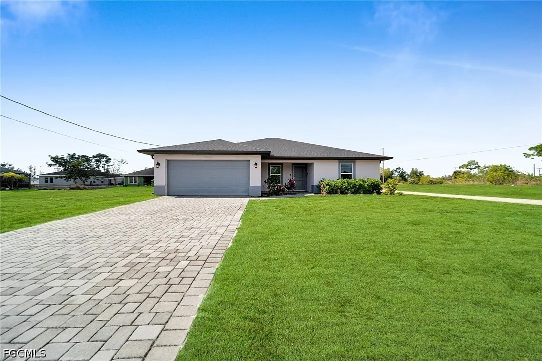 4 bed, 2.0 bath, 1630 sqft, $2,100 — Photo 1