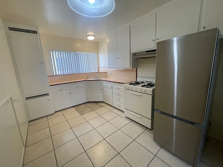 134 N. Adams St. Glendale CA — Photo 8