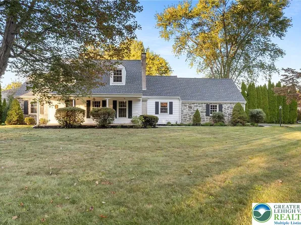 1560 Stafore Dr, Bethlehem, PA 18017