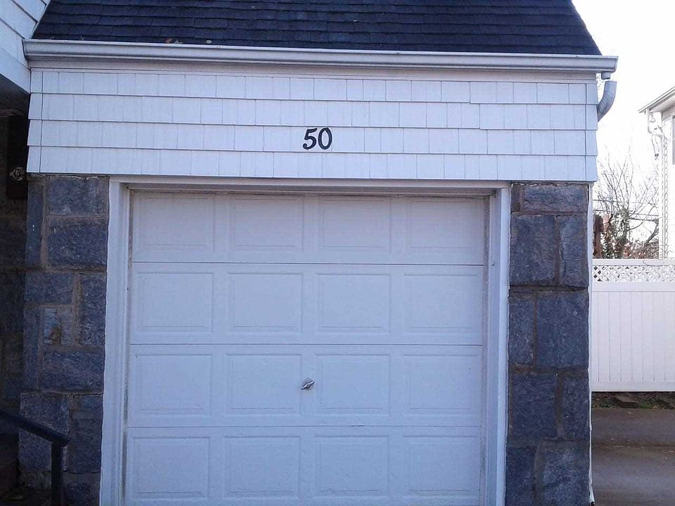 2nd image of 50 Thompson St