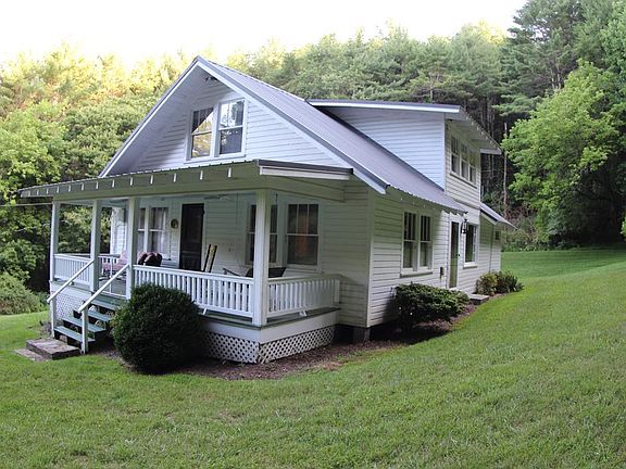2nd image of 1190 Sutphintown Rd