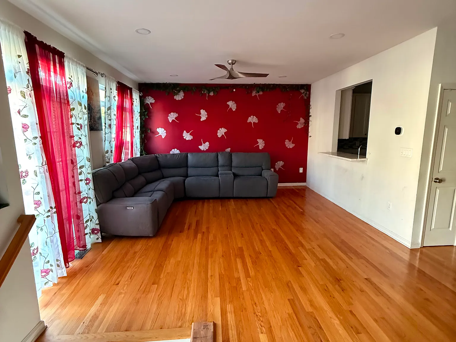 2 bed, 2.5 bath, 1491 sqft, $3,300 — Photo 2