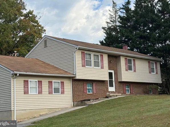 3106 Cardinal Dr, Westminster, MD 21157