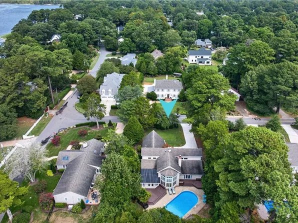 1125 Bay Colony Dr, Virginia Beach, VA 23451