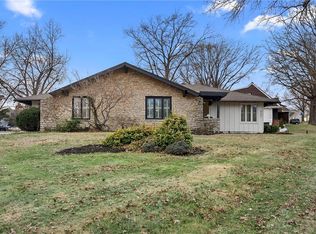 9601 W 104th Ter, Overland Park, KS 66212