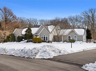 30 Fox Ridge Cir, South Kingstown, RI 02879