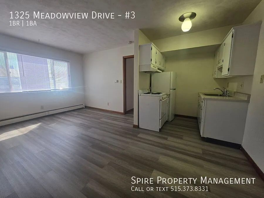 Building Photo - 1325 Meadowview Dr #3